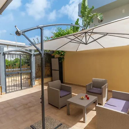 Appartmenti In Centro Vicini - Pomelia * מרינה די רגוזה