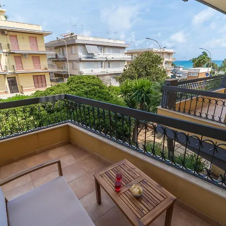 Appartmenti In Centro Vicini - Pomelia Lägenhet Marina di Ragusa