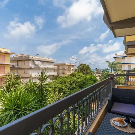 דירה Appartmenti In Centro Vicini - Pomelia מרינה די רגוזה