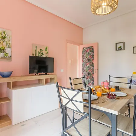 Appartmenti In Centro Vicini - Pomelia * מרינה די רגוזה